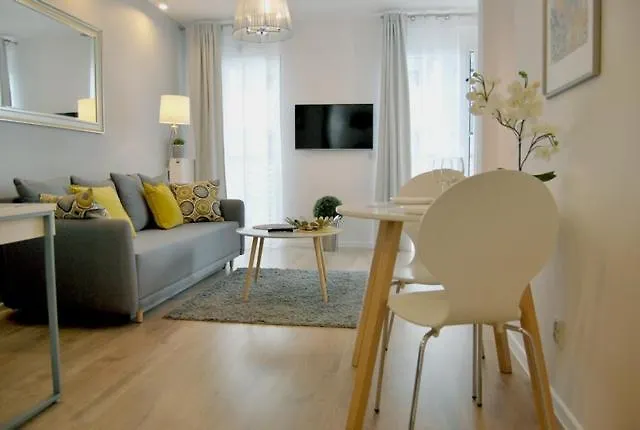 Apartment Two Towers Riverside: Old Town Rooftop Retreat Wroclaw Poland