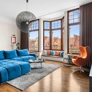 Majestic -150m2 With Iconic Market Square View As R506 Apartment